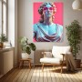 Antike Statue mit pinker Sonnenbrille
