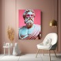 Antike Statue mit pinker Sonnenbrille
