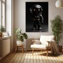 Schwarzer Astronaut mit goldenen Akzenten