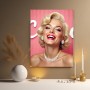 Blonde Hollywood-Diva in Pink