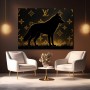 Schwarzer Wolf vor goldenem Monogramm