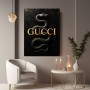 Schwarze Schlange mit Goldschrift