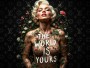 The World Is Yours Glamour-Porträt