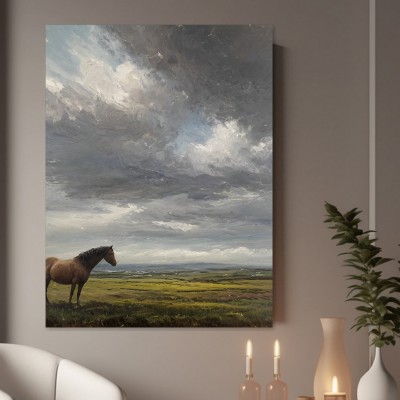 Pferd unter dramatischem Himmel