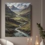 Gebirgstal mit wildem Fluss
