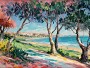 Mediterrane Küste im Schatten der Bäume