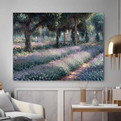 Blühender Garten im Morgenlicht