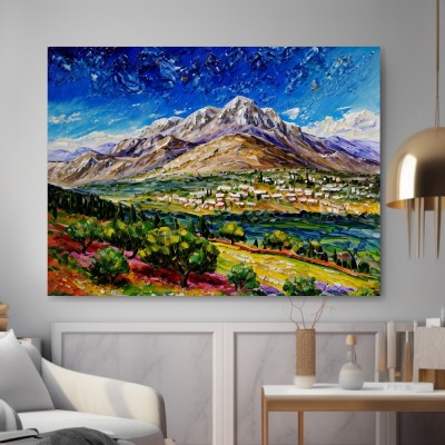 Farbenfrohe Berglandschaft mit Dorf