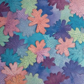 Pastellblüten in Türkis und Violett