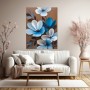 Blaue Blüten auf warmem Braun