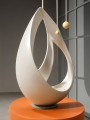 Elegante Skulptur in Creme