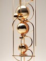Goldene Sphären in eleganter Abstraktion