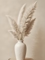 Pampasgras in weißer Vase
