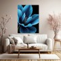 Blaue Blüte auf Schwarz