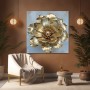 Goldene Blüte auf zartem Blau