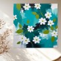 Weiße Blüten auf Türkis