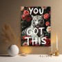 Weißer Tiger mit Rosen und Statement