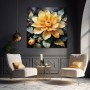 Goldene Blüte auf dunklem Grund
