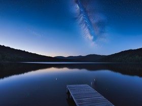 Sternennacht am Bergsee