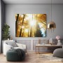 Goldener Herbstwald im Sonnenlicht