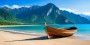 Tropische Bucht mit Holzboot