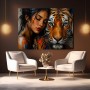 Wilde Nähe Wandbild als Acrylbild mit Frau und Tiger