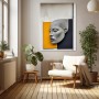 Graue Profilskulptur vor Gelb und Schwarz – Modernes Wandbild als Acrylglasbild