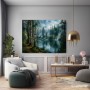 Morgenstille am Waldsee – Leinwand Wandbild mit nebligem Nadelwald