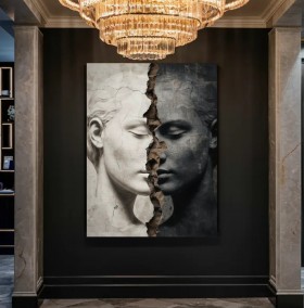 Abstraktes Wandbild mit zwei halbierten Gesichtsmasken in Schwarzweiß Abstraktes Wandbild mit zwei halbierten Gesichtsmasken in Schwarzweiß