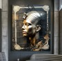 Kunstdruck mit metallischer Frauenporträt-Skulptur und dekorativem Rahmen