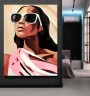 Die Frau mit der Sonnenbrille