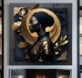 Elegantes Leinwandbild mit stilisierter Frau in Gold und Schwarz