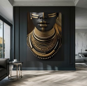 Exotisches Porträt als Leinwandbild mit goldenen Schmuckdetails Exotisches Porträt als Leinwandbild mit goldenen Schmuckdetails