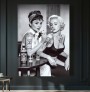 Schwarzweißes Leinwandbild mit glamourösem Pop Art Porträt