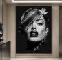 Monochromes Leinwandbild mit expressivem Frauenporträt