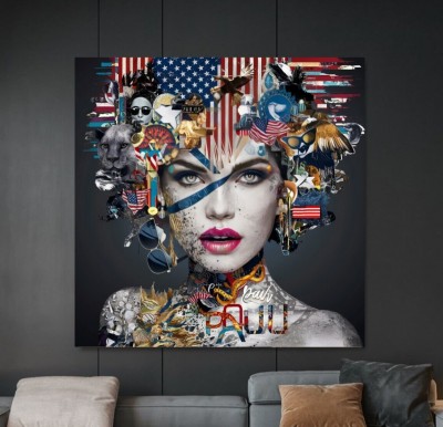 Collage Leinwandbild mit expressivem Frauenporträt und USA-Elementen