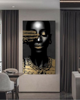 Ausdrucksstarkes Leinwandbild mit goldenen Akzenten und dunklem Porträt Ausdrucksstarkes Leinwandbild mit goldenen Akzenten und dunklem Porträt