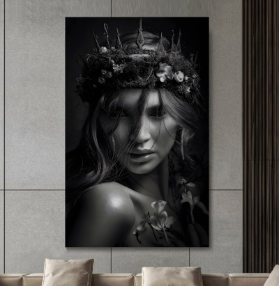 Monochromes Porträt mit floralem Kopfschmuck als Leinwandbild