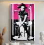 Pop Art Leinwandbild mit sitzender Frau in Pink und Schwarz