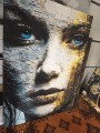 Ausdrucksstarkes Leinwandbild mit modernem Gesicht in Gold und Blau