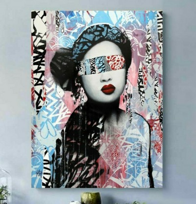 Ausdrucksstarkes Leinwandbild mit grafischem Frauenporträt in Pop-Art-Anmutung