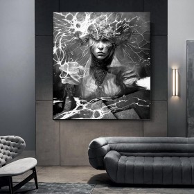 Abstraktes Leinwandbild mit monochromer Frauenfigur Abstraktes Leinwandbild mit monochromer Frauenfigur