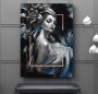 Elegantes Leinwandbild mit stilisierter Frauenfigur und dunklen Akzenten