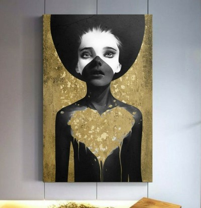 Abstraktes Frauenporträt als Leinwandbild mit goldener Herzform