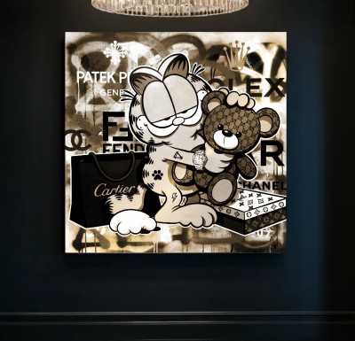 Pop Art Leinwandbild mit Katzenfigur und Luxus-Collage
