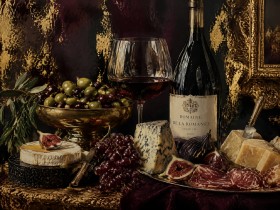 Stillleben mit Wein, Käse und Früchten als Leinwand oder Kunstdruck