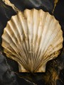 Goldene Muschel auf schwarzem Marmor, Wandbild oder Kunstdruck