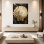 Goldene Muschel auf schwarzem Marmor, Wandbild oder Kunstdruck