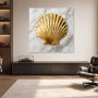 Goldene Muschel auf Marmor, Wandbild oder Acrylbild