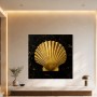 Goldene Muschel auf Marmor als Wandbild oder Fine Art Print